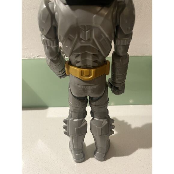Armored Batman Collectible Action Figure Toy Mattel 2015 DPH37 DC Comics HH 12” - Picture 4 of 4